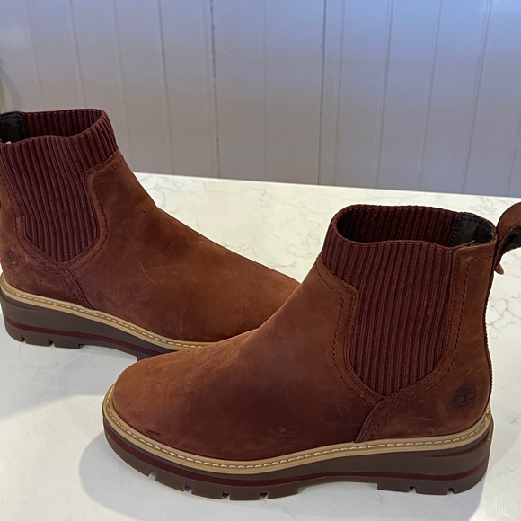 Timberland Women's Cervinia Valley Chelsea Boot, Size 6, NWOT - Picture 7 of 11